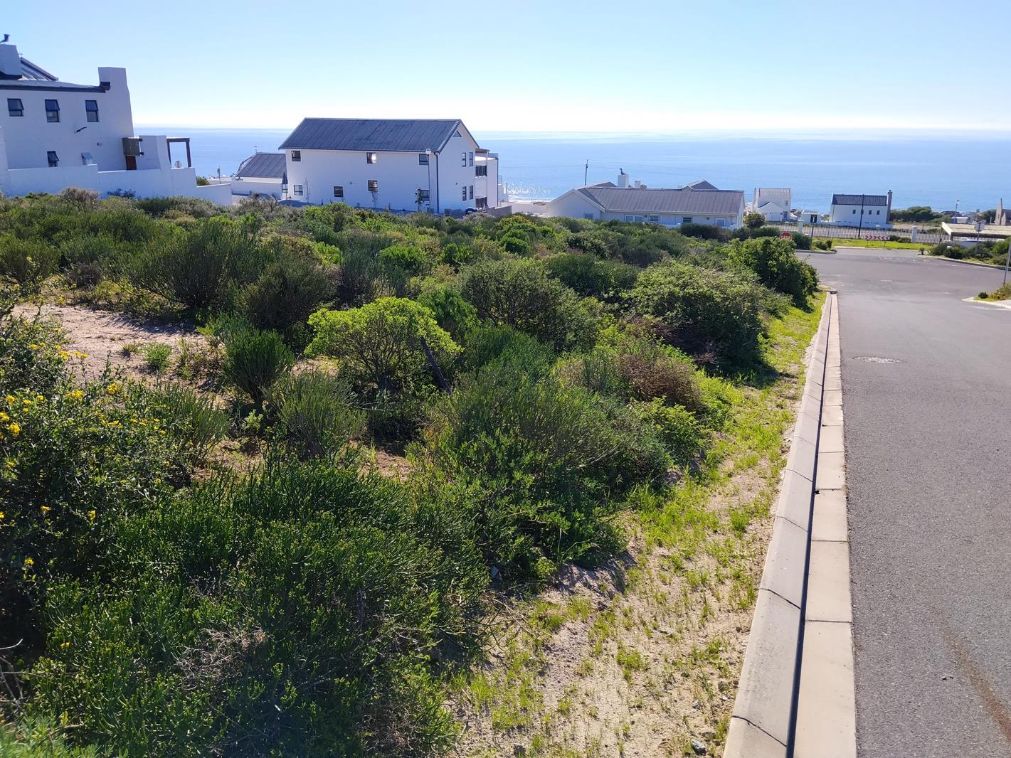383 m² Land available in St Helena Views