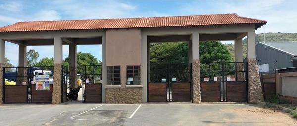 445 m² Land