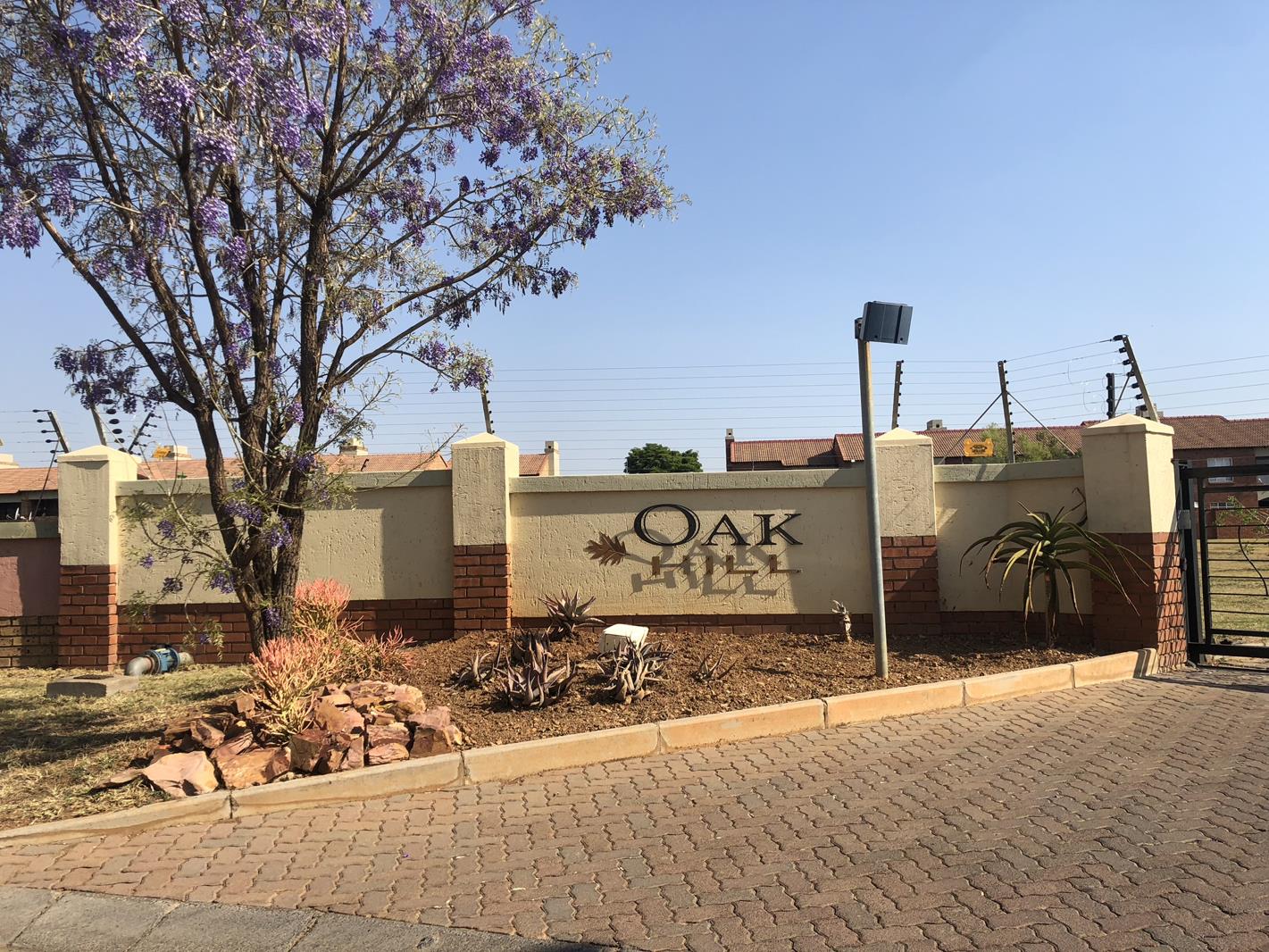 2 Bedroom Townhouse in Mooikloof Ridge