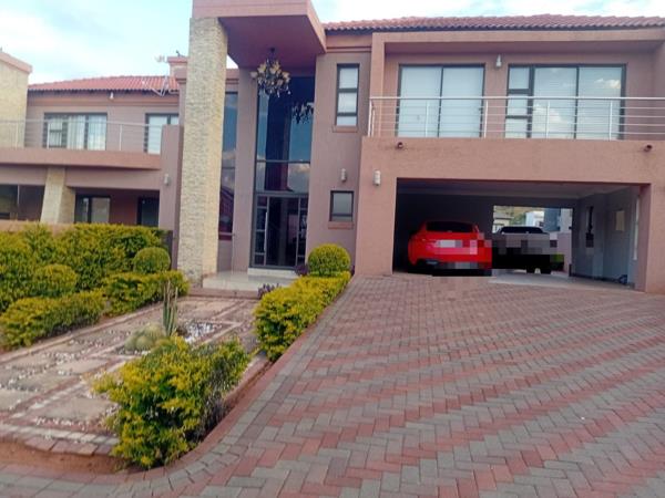 6 Bedroom House