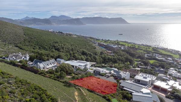 941 m² Land