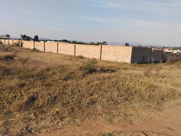 3 000 m² Land