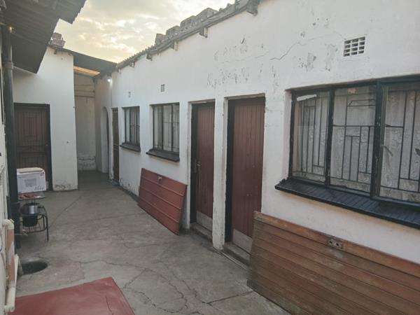 6 Bedroom House