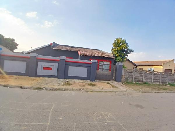 8 Bedroom House