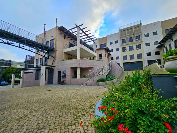 222 m² Commercial space
