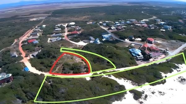 1 048 m² Land