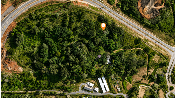 1 612 m² Land