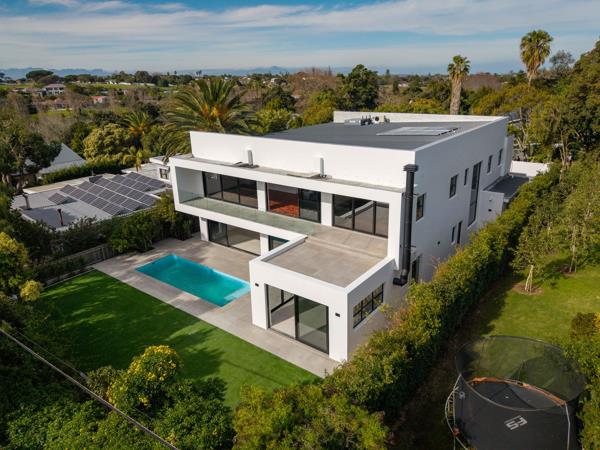 5 Bedroom House