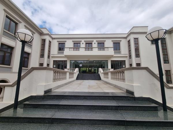 684 m² Office Space