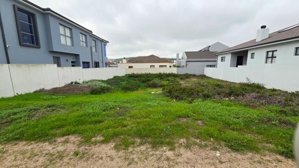 354 m² Land