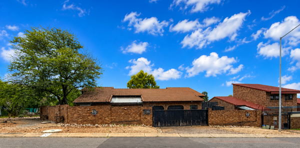6 Bedroom House