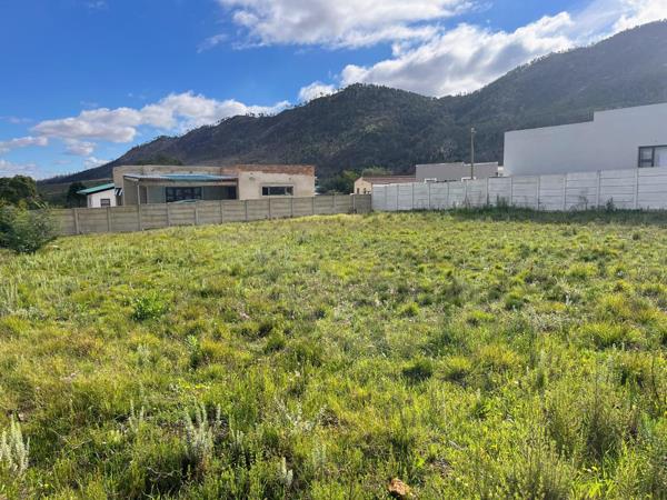 554 m² Land