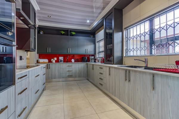5 Bedroom House