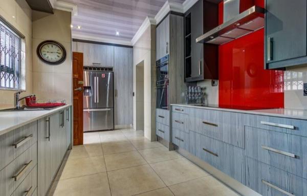 5 Bedroom House