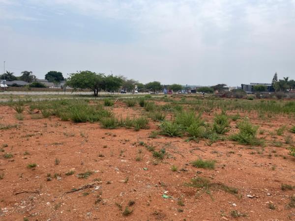 1 500 m² Land