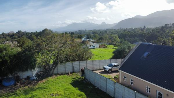 1 910 m² Land