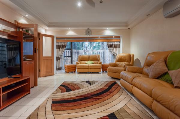 9 Bedroom House