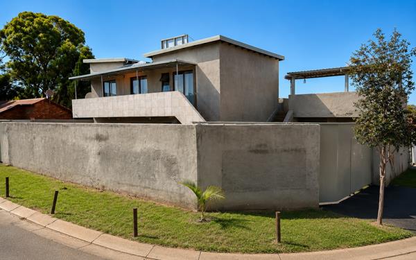 10 Bedroom House