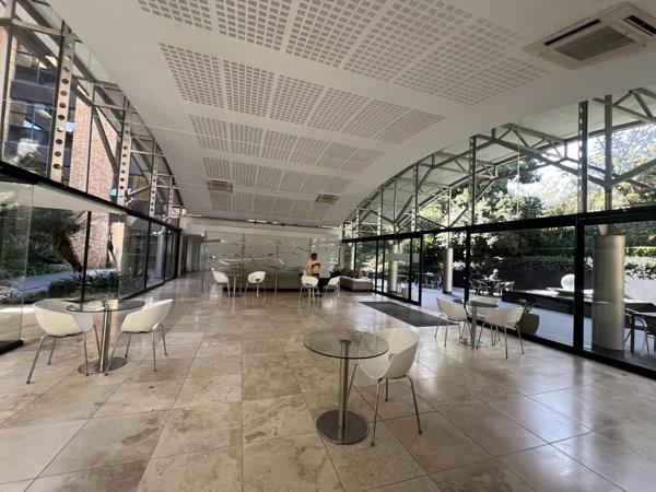 301 m² Commercial space