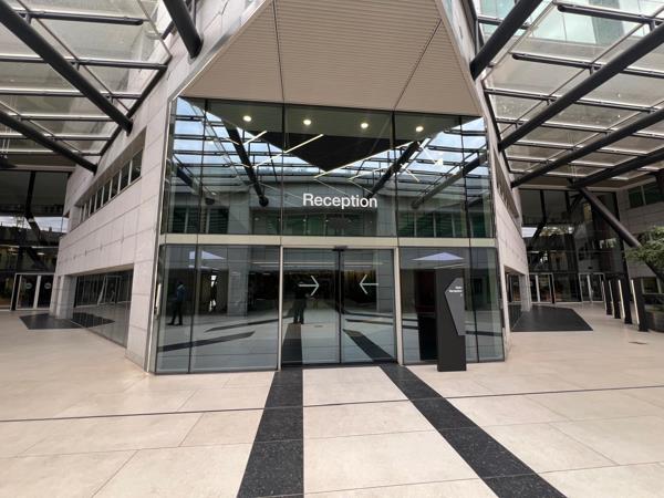 834 m² Office Space