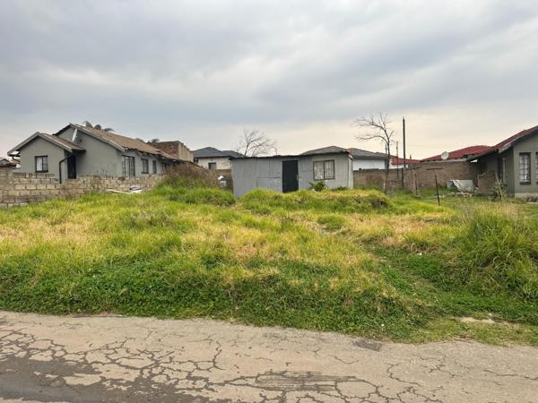 370 m² Land