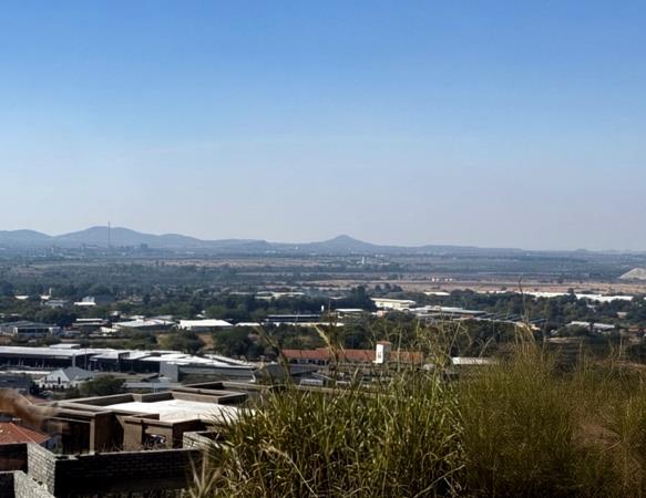 1 165 m² Land