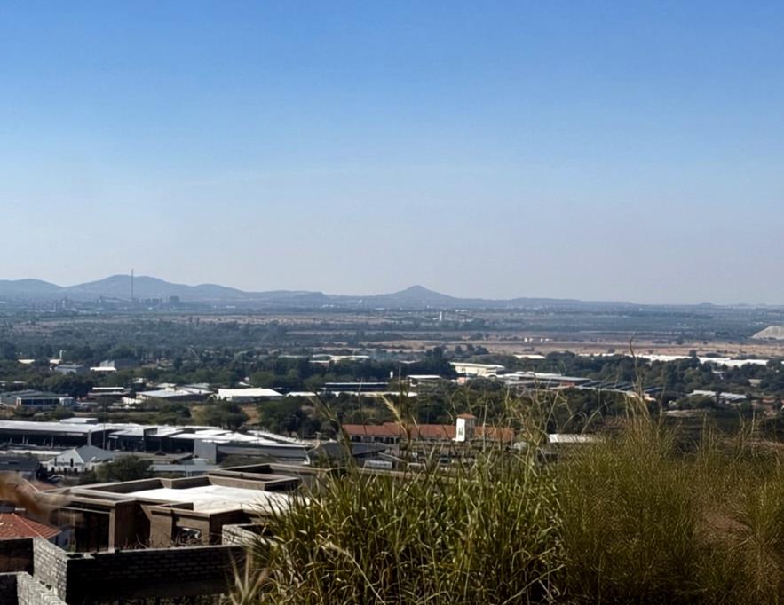 1 165 m² Land