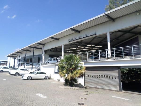 1 985 m² Retail Space
