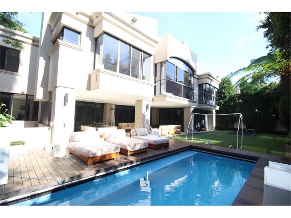 6 Bedroom House