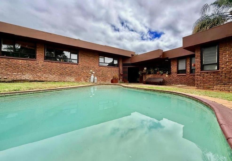 5 Bedroom House