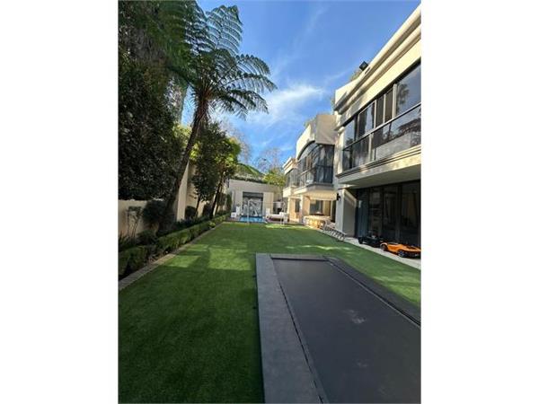 6 Bedroom House