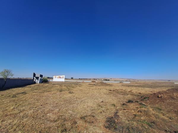 1 983 m² Land