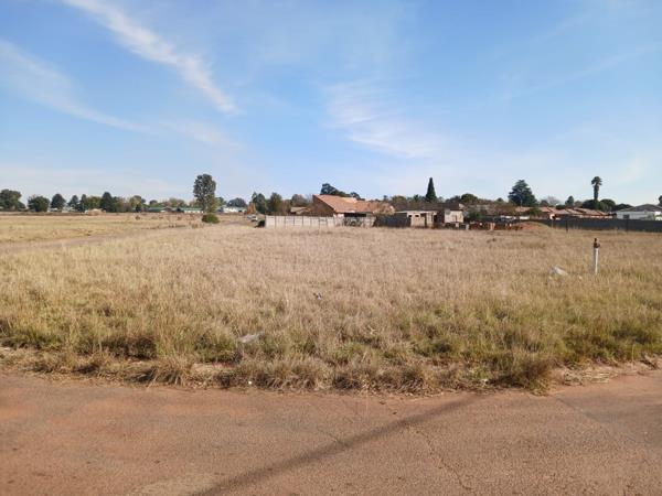 1 756 m² Land