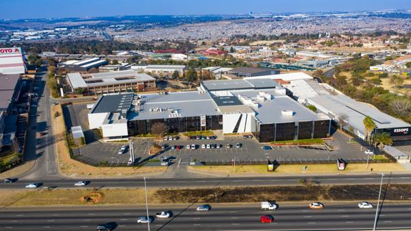 2 420 m² Retail Space