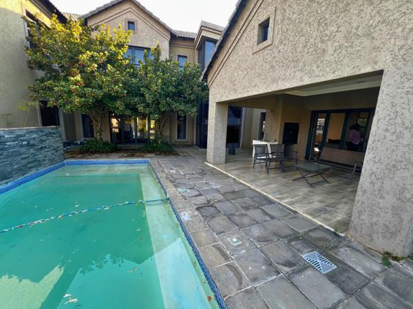 6 Bedroom House