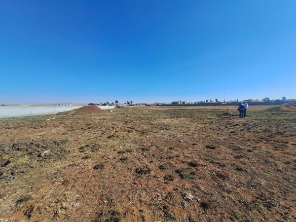1 983 m² Land