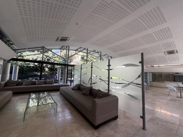 332 m² Commercial space