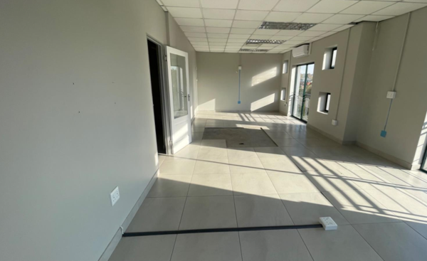 220 m² Commercial space