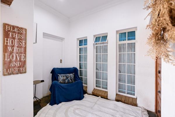 Photo of 6 Bedroom House in Roodeplaat