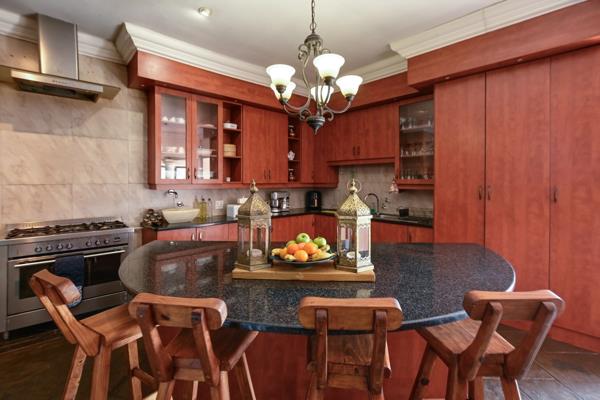 6 Bedroom House in Roodeplaat