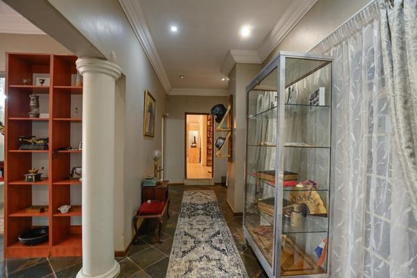 Photo of 6 Bedroom House in Roodeplaat