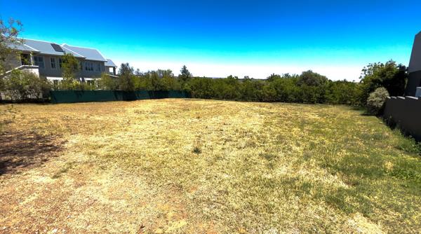 1 741 m² Land