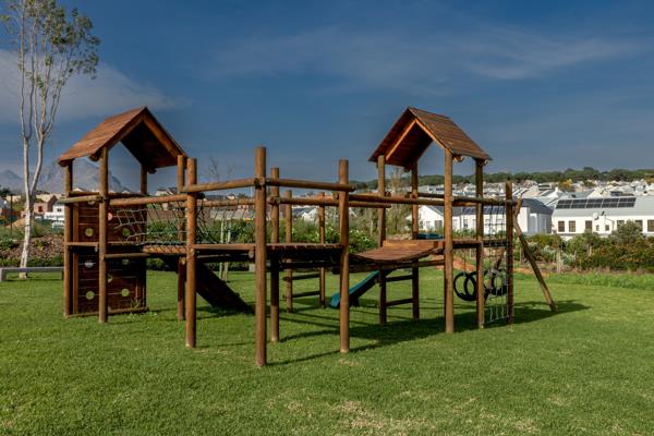 235 m² Land