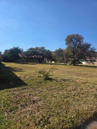 678 m² Land