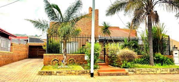 6 Bedroom House