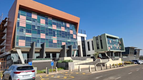 930 m² Office Space