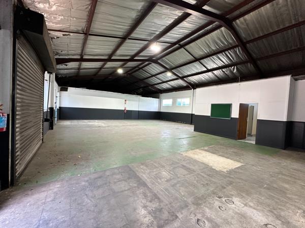 210 m² Industrial space