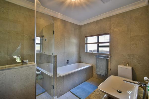 Photo of 4 Bedroom House in Roodeplaat