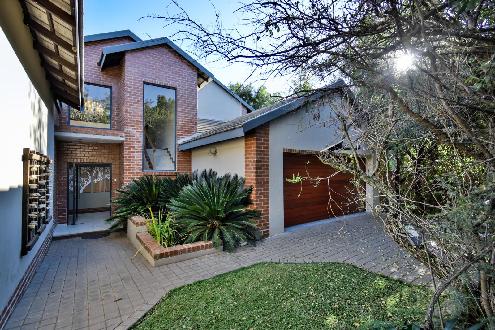 Photo of 4 Bedroom House in Roodeplaat