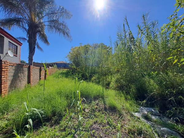 1 046 m² Land